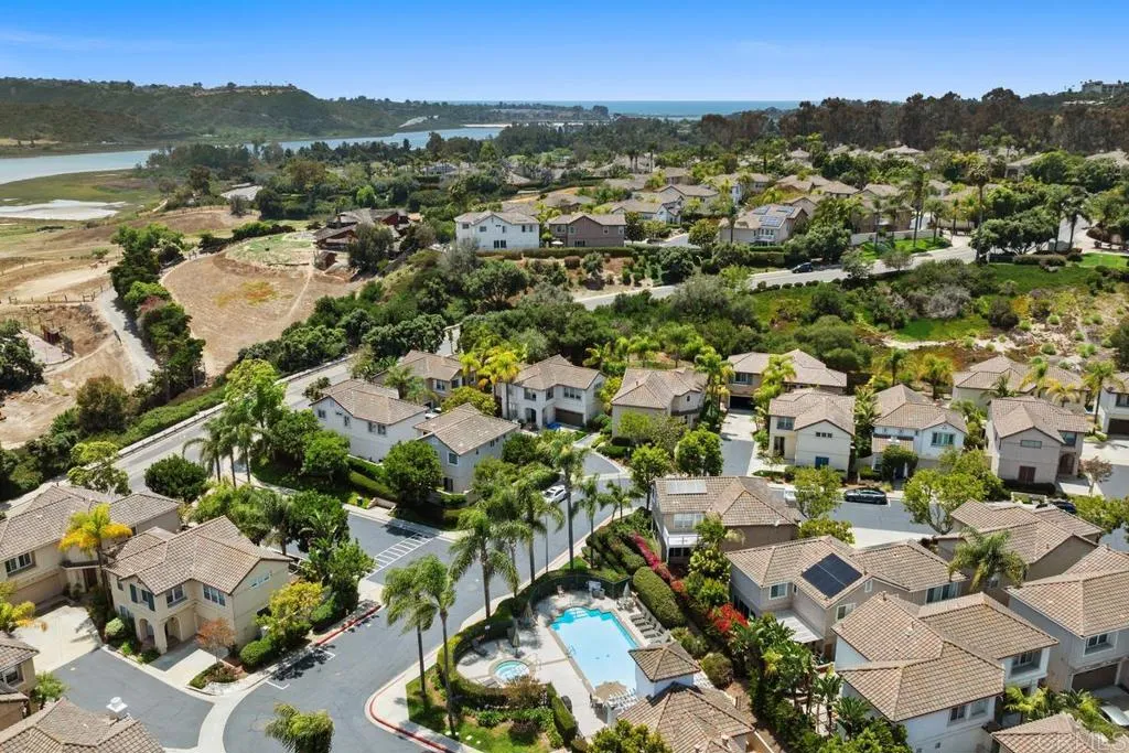 https://cdn.realtyfeed.com/cdn/127/306733172/cd7fb38566a2ea43c9b3df89c0c42fce.webp