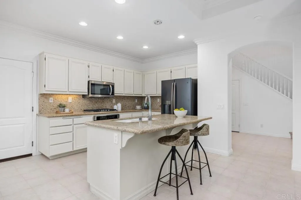 https://cdn.realtyfeed.com/cdn/127/306733172/ecd56770e7003bf7a629052fff9c57fe.webp
