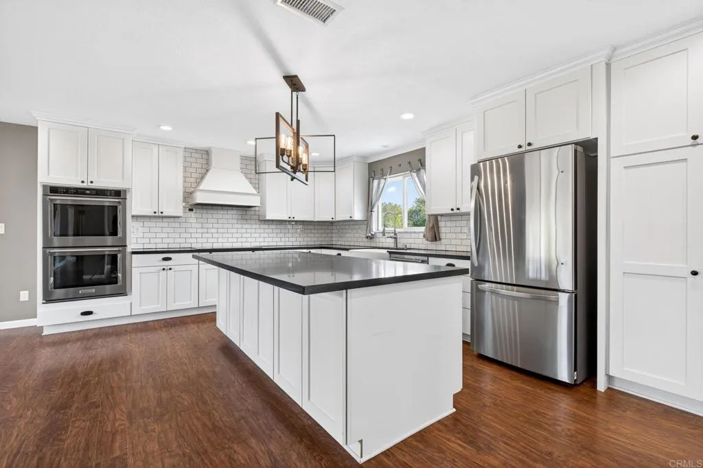 https://cdn.realtyfeed.com/cdn/127/306733182/1497b998b28140d808f052ee79844acb.webp