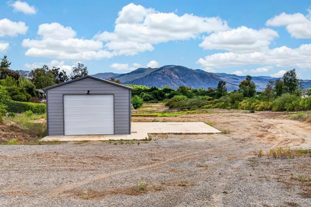 https://cdn.realtyfeed.com/cdn/127/306733182/765d3aeb5cbe4a043f8e67807237bcc3.webp