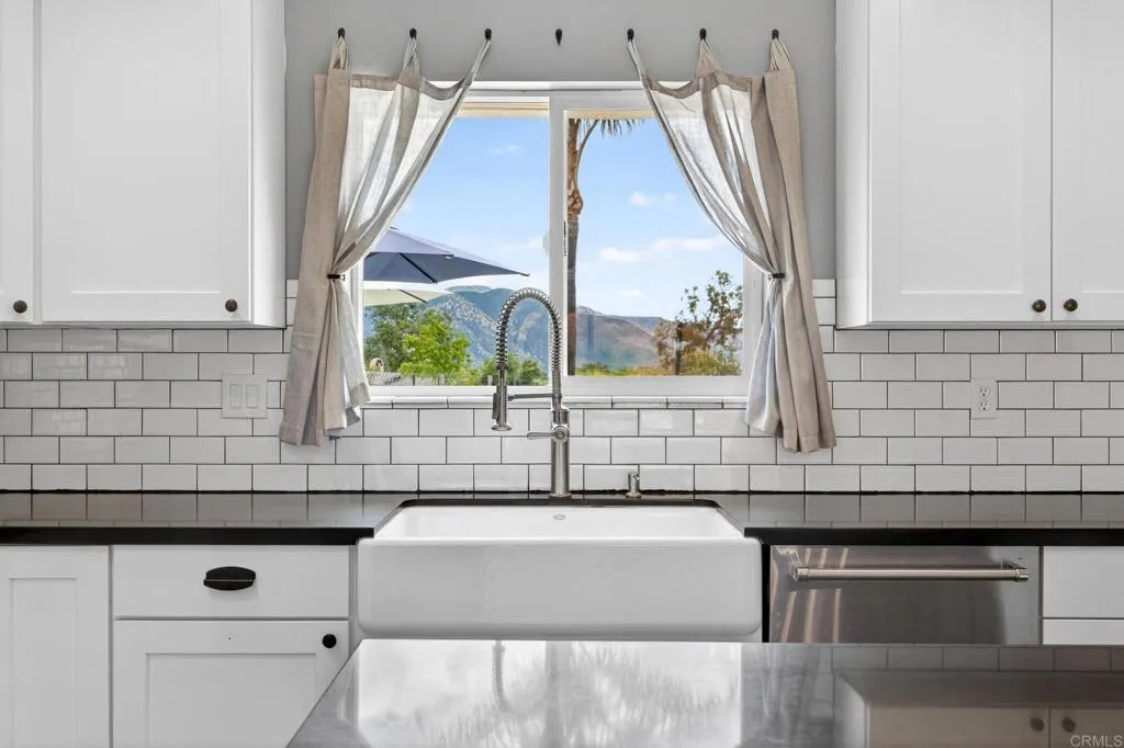https://cdn.realtyfeed.com/cdn/127/306733182/f7b09cd123a3ac0bee620330382d7c61.webp