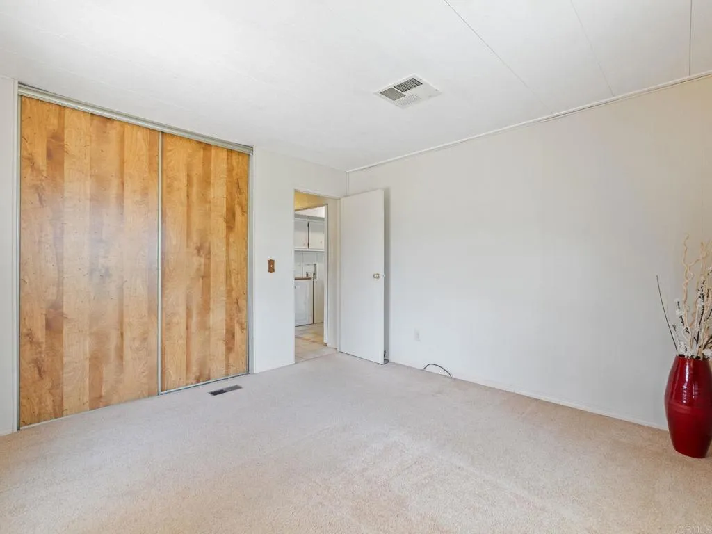 https://cdn.realtyfeed.com/cdn/127/306733185/03d235a0f0830e000368d10b8eb33c5b.webp