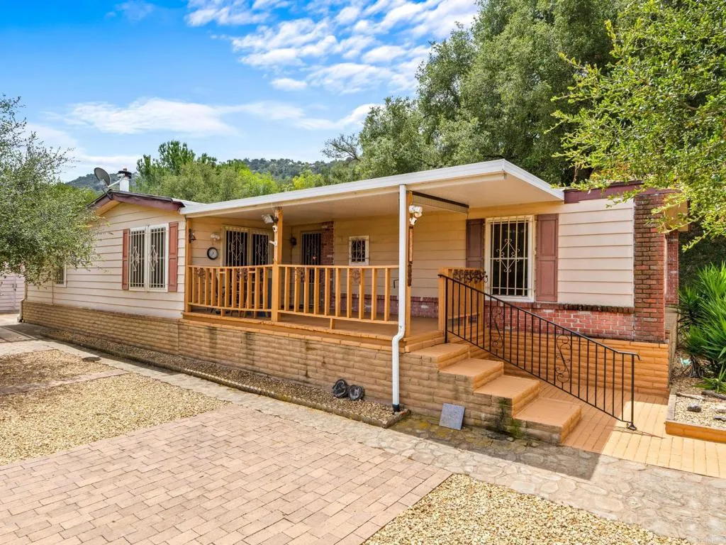 https://cdn.realtyfeed.com/cdn/127/306733185/2750005537411f80a83d2a4f577a4c77.webp