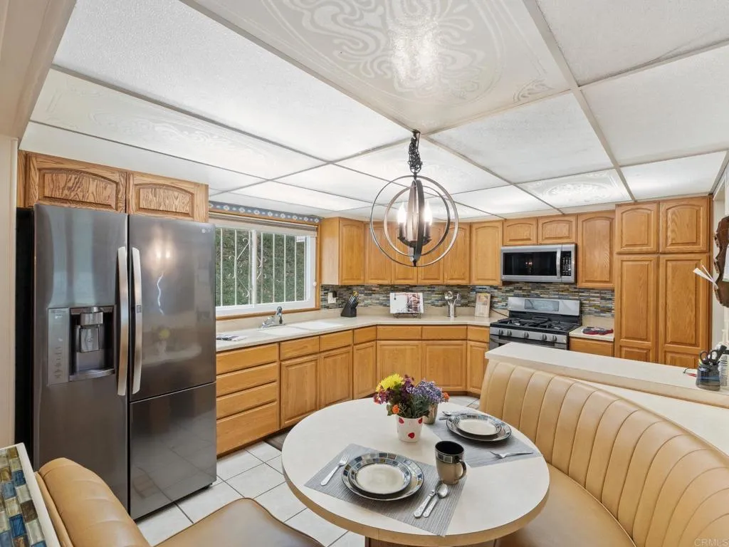 https://cdn.realtyfeed.com/cdn/127/306733185/4fd358c84f27a7a745051f72e4b5a9a2.webp