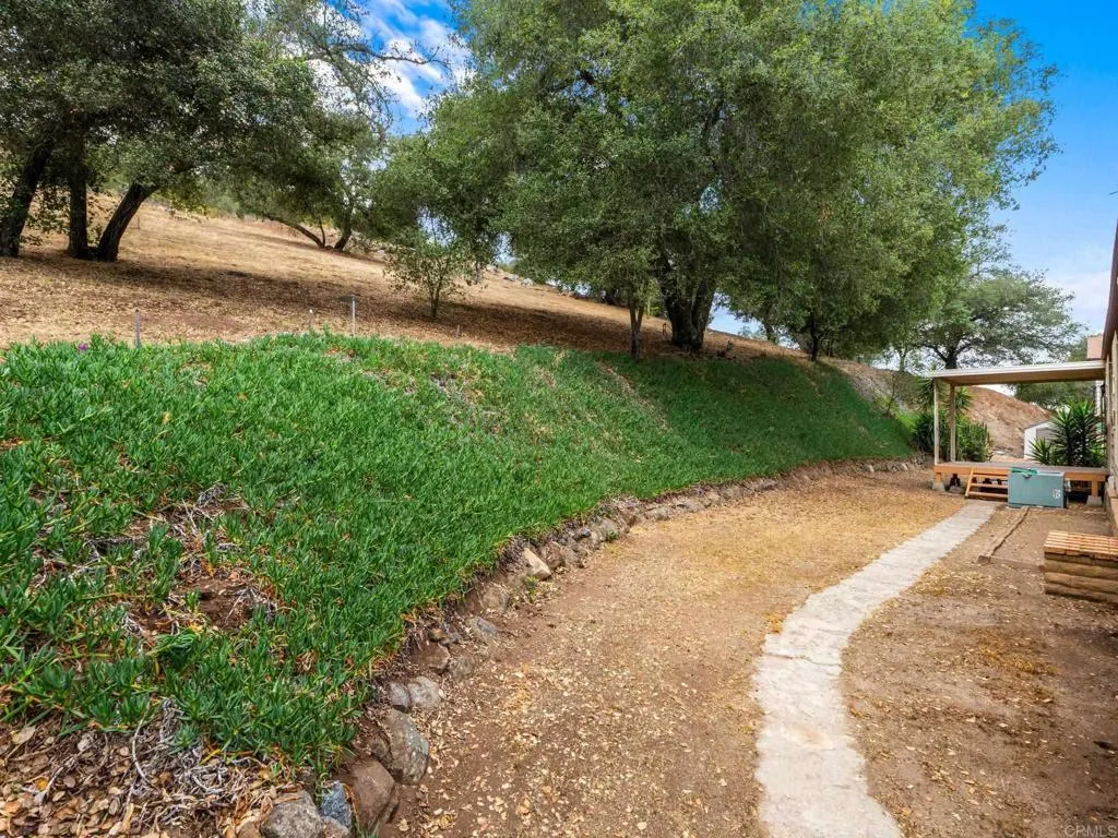 https://cdn.realtyfeed.com/cdn/127/306733185/72f1a3cdd17d365eb77913fb7937da1e.webp