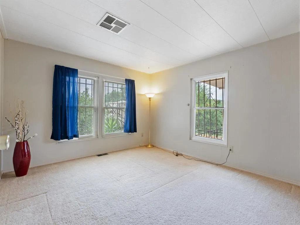 https://cdn.realtyfeed.com/cdn/127/306733185/9a52e92737beb0ec3c7052c6ffbc5c7e.webp