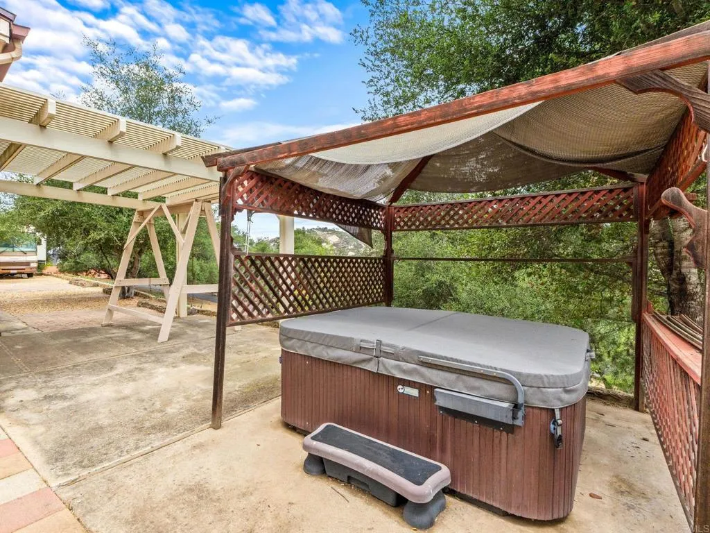 https://cdn.realtyfeed.com/cdn/127/306733185/e88c11531de7eddb9e4d34ae8ed3f956.webp