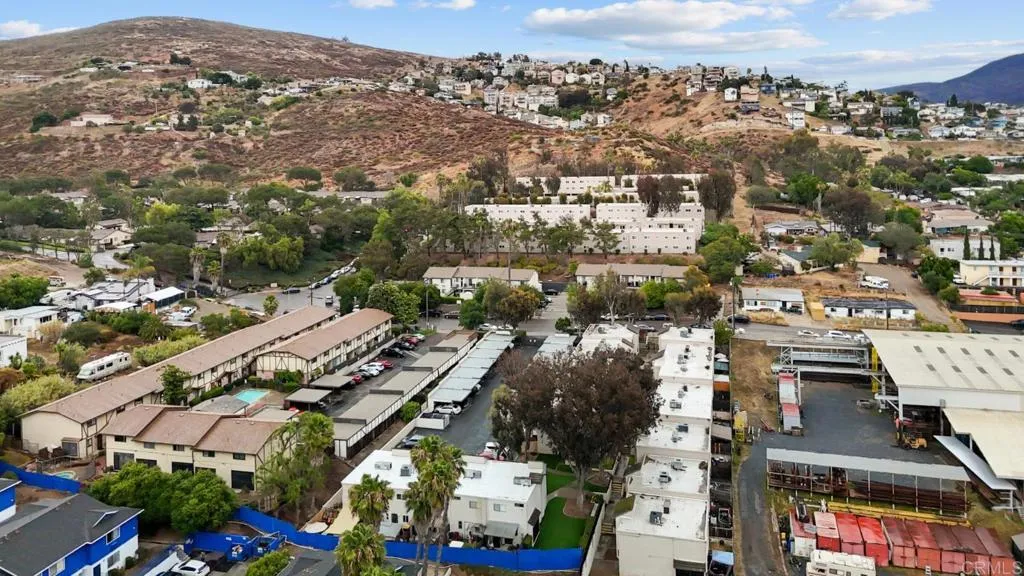 https://cdn.realtyfeed.com/cdn/127/306733221/b50c1ee6ddb2206ef329375f344266e9.webp
