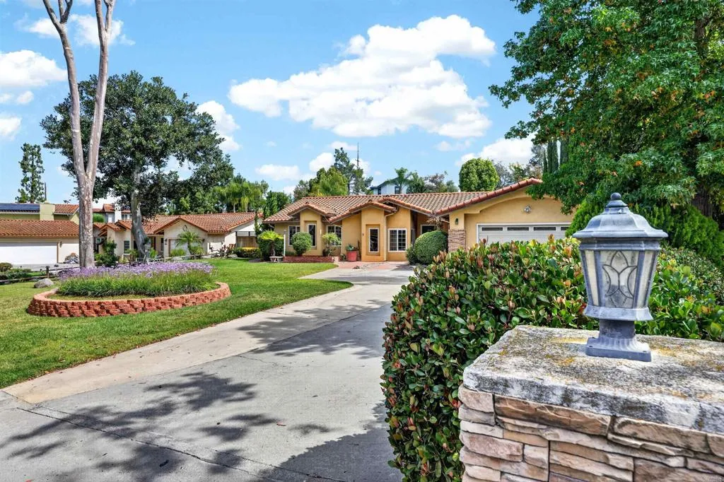 https://cdn.realtyfeed.com/cdn/127/306733227/0adf8b429dc388e9b91c517f2d90ad58.webp