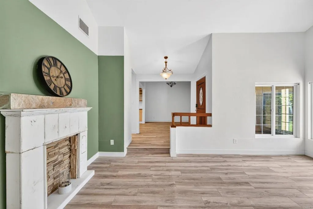 https://cdn.realtyfeed.com/cdn/127/306733227/392c3a385895e0176c1e91f6b1d3d819.webp