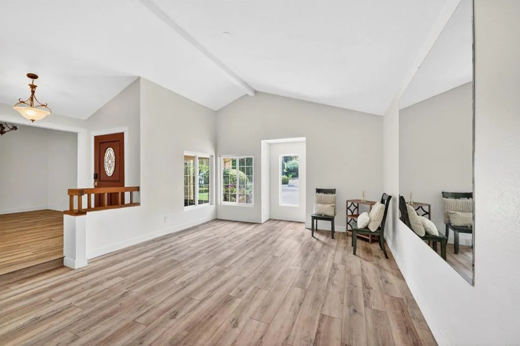 https://cdn.realtyfeed.com/cdn/127/306733227/4c1ea87f7c31f4b8227044b622f87b7e.webp