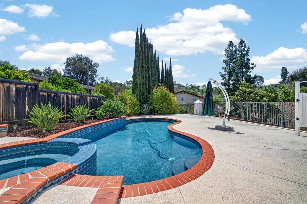 https://cdn.realtyfeed.com/cdn/127/306733227/71639f145bc8d782ffd99044dd57b9eb.webp