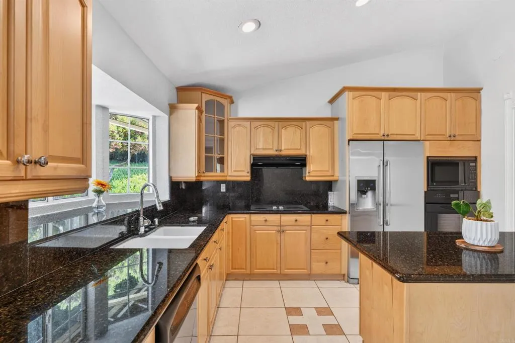 https://cdn.realtyfeed.com/cdn/127/306733227/cad54063ad392ab8cdb5ee4ec2e8b9d4.webp