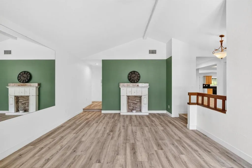 https://cdn.realtyfeed.com/cdn/127/306733227/cd5ead370505e7edfe881e14d5c5e3b7.webp