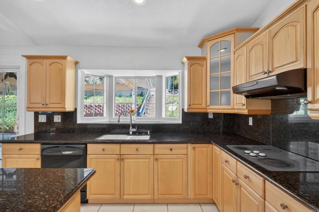 https://cdn.realtyfeed.com/cdn/127/306733227/edd24cf07f14f394c282849fd007baec.webp