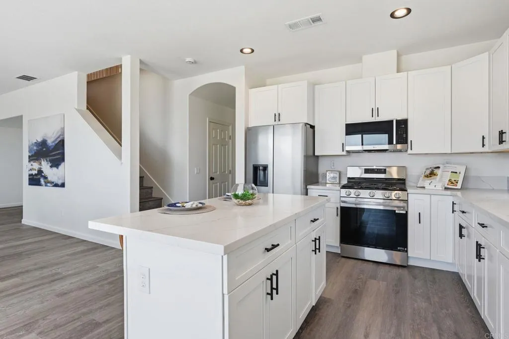 https://cdn.realtyfeed.com/cdn/127/306733276/d8149a31523f645cd2de409a2a5de386.webp