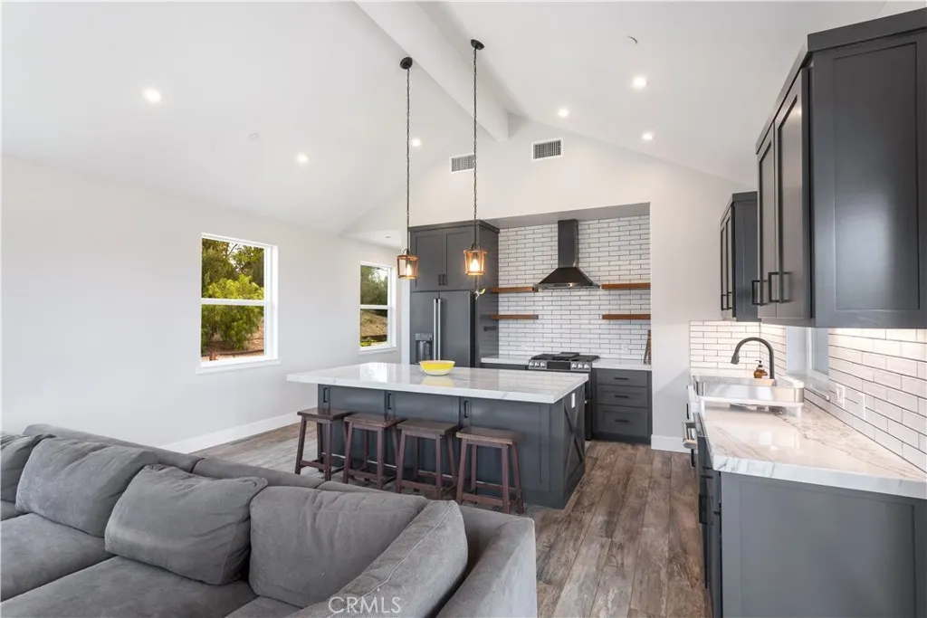 https://cdn.realtyfeed.com/cdn/127/306733277/0d16a18c7bc366a76a7fb4579a99a4fb.webp