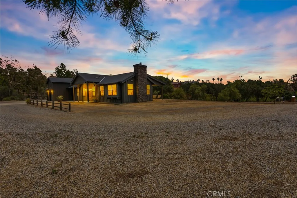 https://cdn.realtyfeed.com/cdn/127/306733277/2445f59c570df4cc6304d9de8e1bdf7b.webp