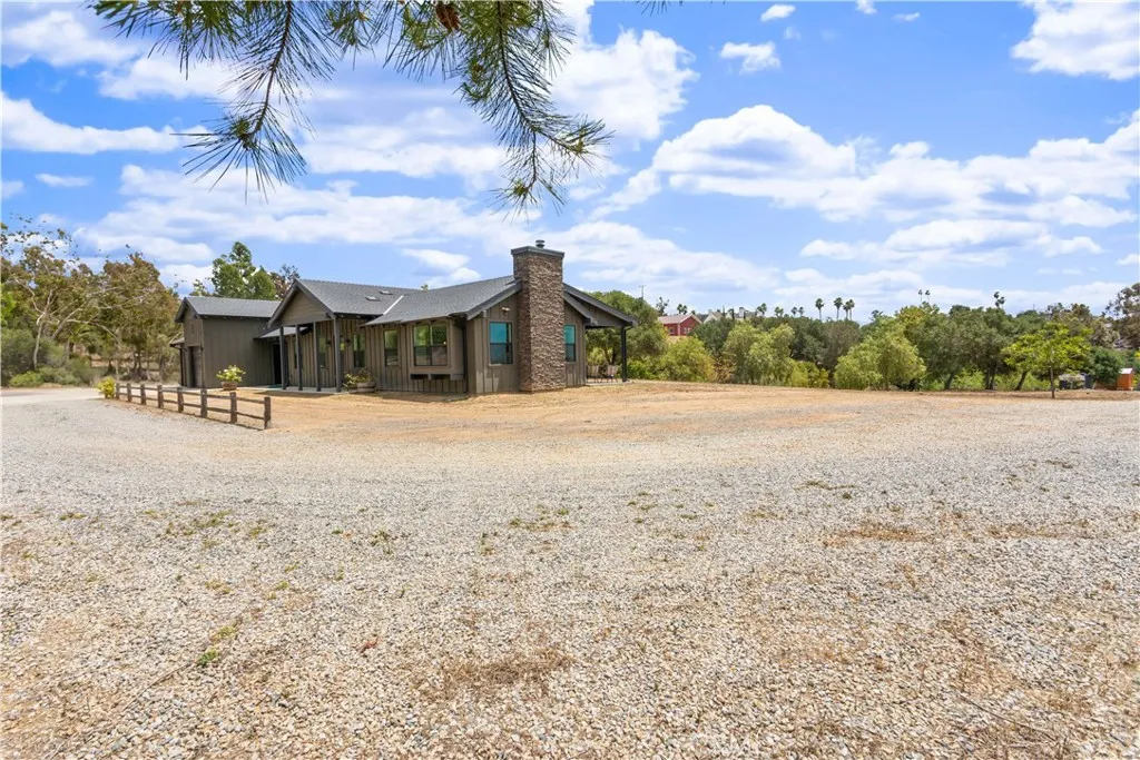 https://cdn.realtyfeed.com/cdn/127/306733277/2a74671a0014d3674d6e330946112d5b.webp