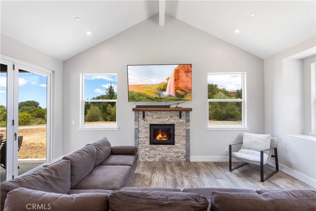 https://cdn.realtyfeed.com/cdn/127/306733277/2dc27925f313983e08c7f748a85051a7.webp