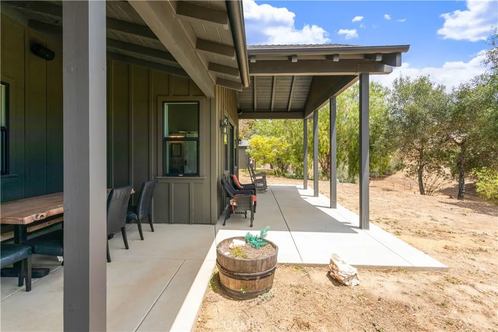 https://cdn.realtyfeed.com/cdn/127/306733277/71c1705e37fe04be2c42efceb2b67093.webp
