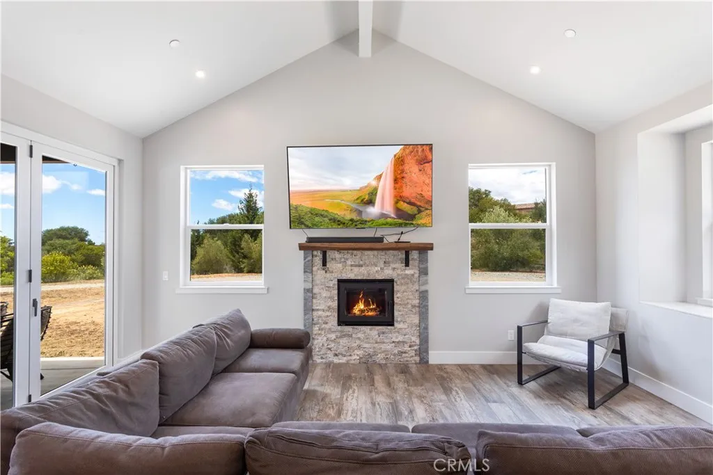 https://cdn.realtyfeed.com/cdn/127/306733277/b6f56c383bc55cc48572225a1cc369b9.webp
