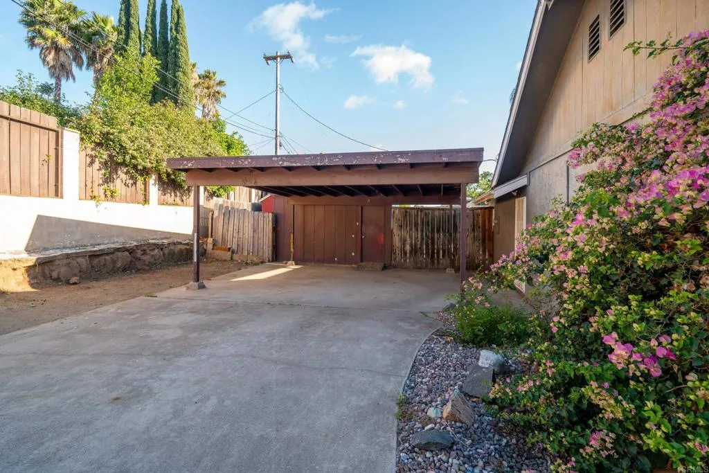 https://cdn.realtyfeed.com/cdn/127/306733288/9ffb6c5b94919f1ea142e0687eba18a4.webp