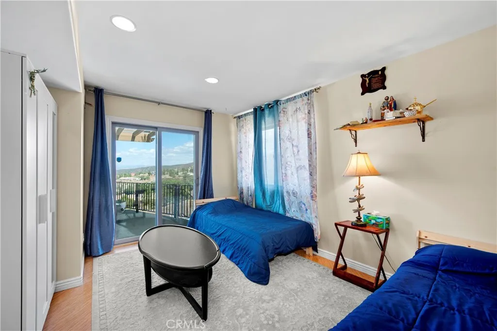 https://cdn.realtyfeed.com/cdn/127/306733297/33af4110433bc89f71742ef33db7c198.webp