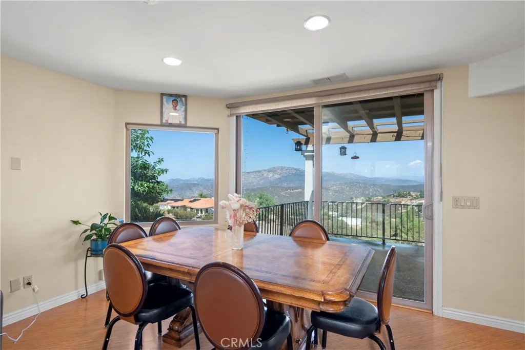 https://cdn.realtyfeed.com/cdn/127/306733297/9e9958f38f3aaf3a9eaf847d0e8f44ed.webp