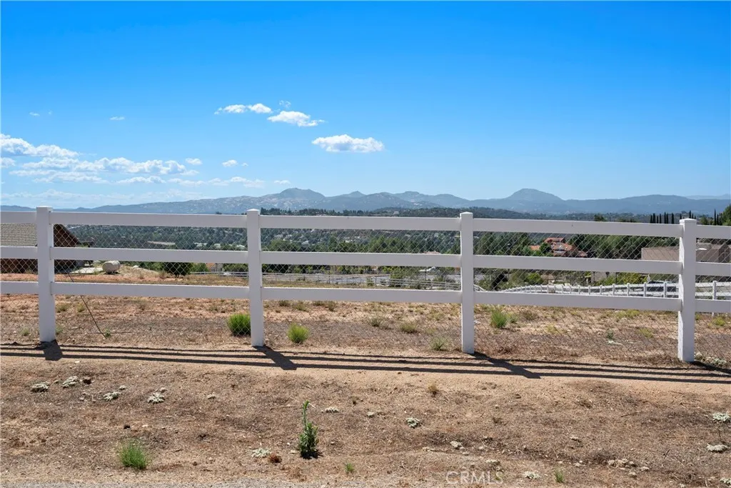 https://cdn.realtyfeed.com/cdn/127/306733297/f4a915386ca6d31edf07b6573acbecfc.webp
