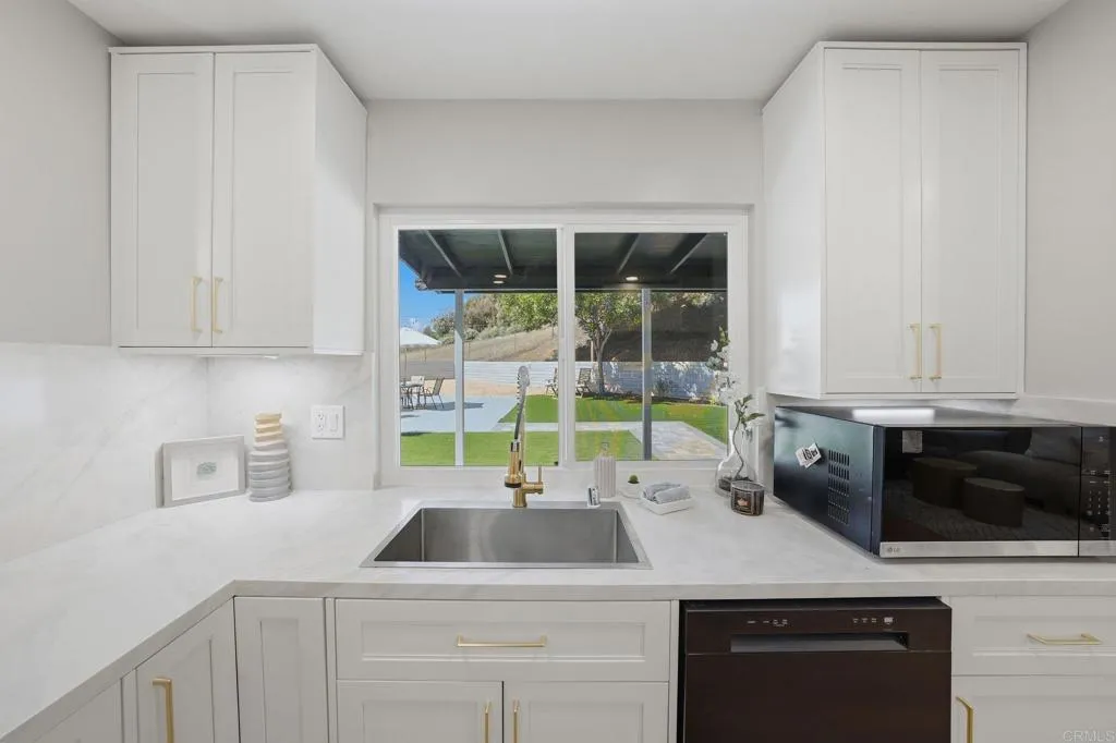 https://cdn.realtyfeed.com/cdn/127/306733336/957a97804d5e5a212e0d9a10481f71cb.webp