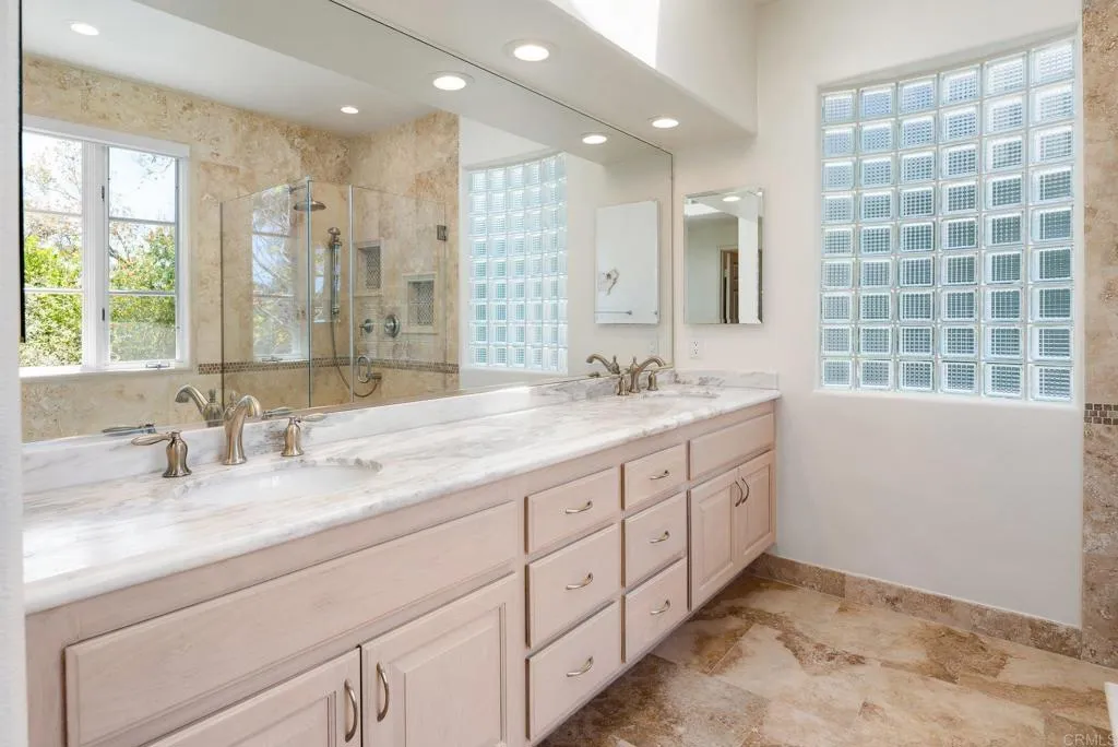 https://cdn.realtyfeed.com/cdn/127/306733341/14851ed9fce2927cd22b471ff3ecd214.webp