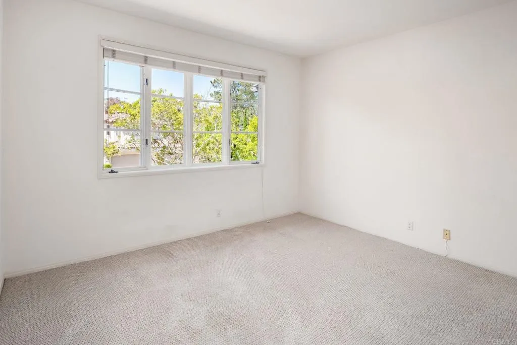 https://cdn.realtyfeed.com/cdn/127/306733341/8fbf8a6232462fcef844c37edcdfe594.webp