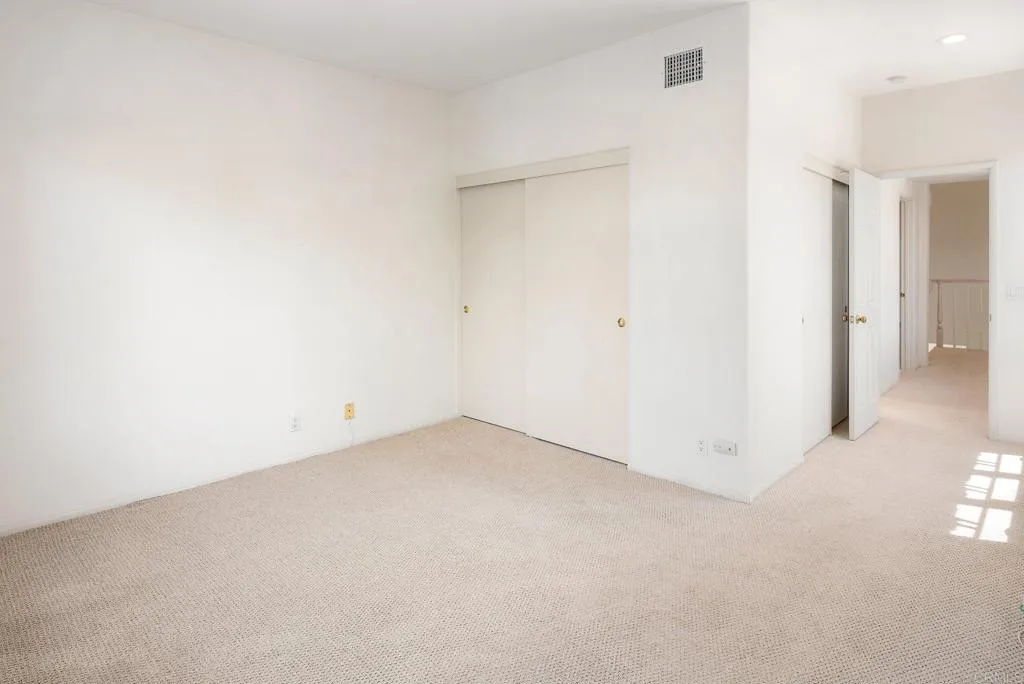 https://cdn.realtyfeed.com/cdn/127/306733341/9e77291f7d8152328f7a9852ab3676df.webp