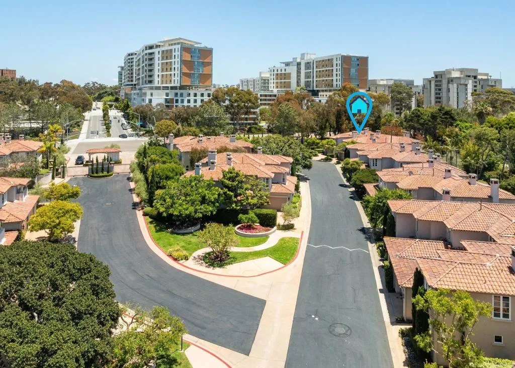 https://cdn.realtyfeed.com/cdn/127/306733341/cd738ed042951700b7d915f19994b4e5.webp