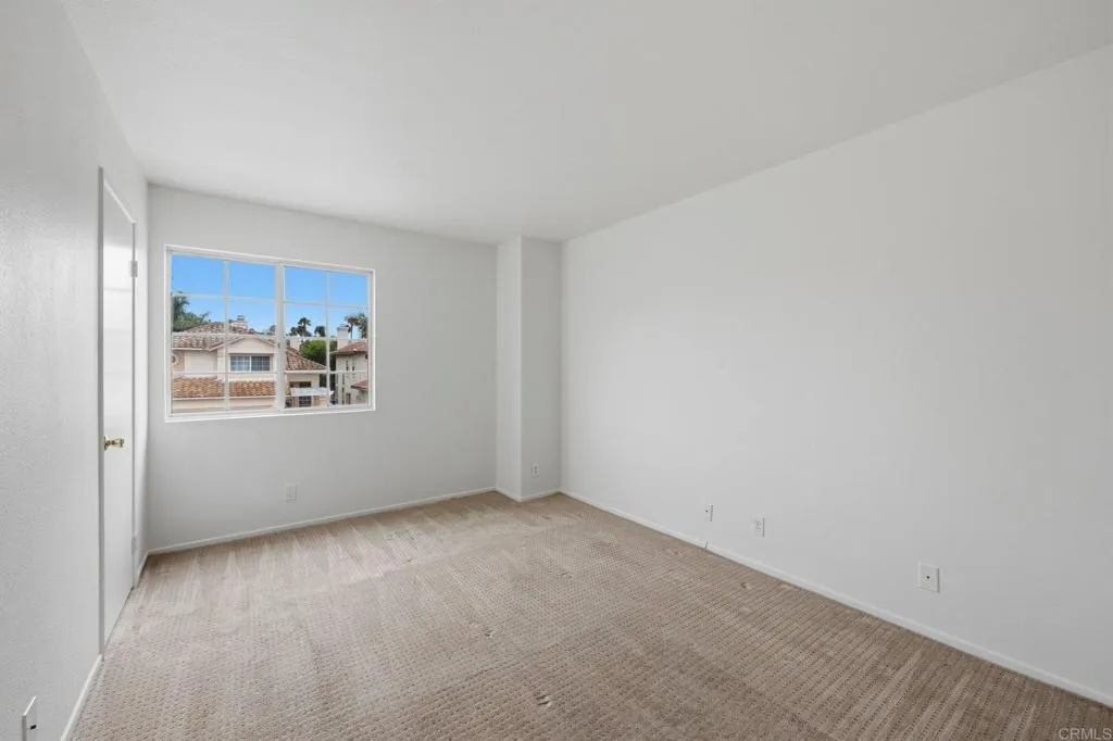 https://cdn.realtyfeed.com/cdn/127/306733355/34d7c7fe7b7510972696d69f023b1361.webp
