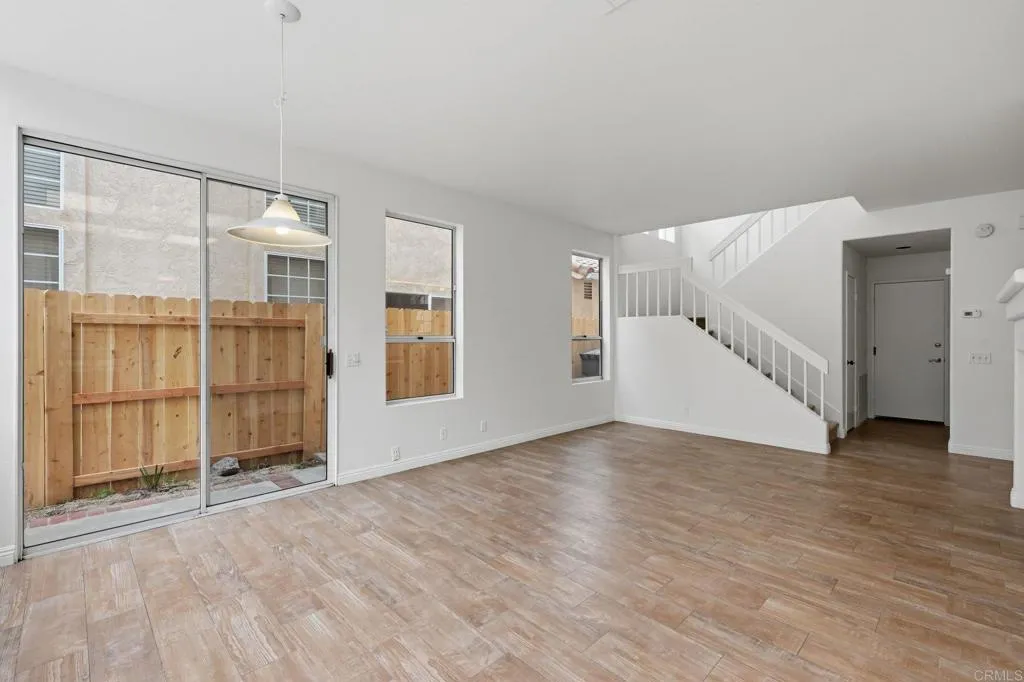 https://cdn.realtyfeed.com/cdn/127/306733355/5322746810b86448e27da21a8ed38f13.webp