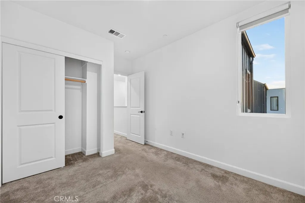 https://cdn.realtyfeed.com/cdn/127/306733399/1ed7986128bfe01ee958cb9f4fe4ec63.webp