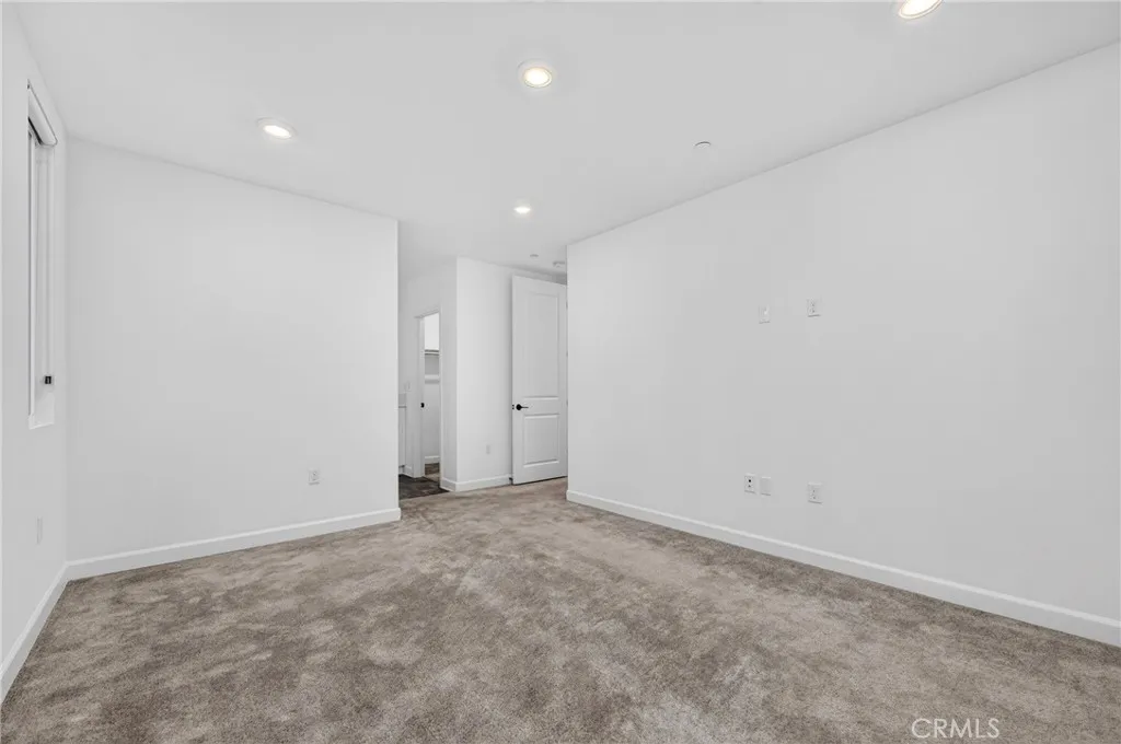https://cdn.realtyfeed.com/cdn/127/306733399/235afe2e047c828efe1a9031e467b627.webp