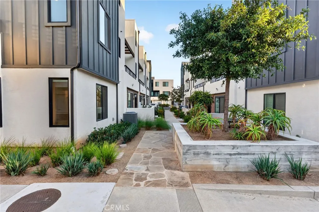 https://cdn.realtyfeed.com/cdn/127/306733399/474b73fec894fb09b6a955422f2b2e54.webp