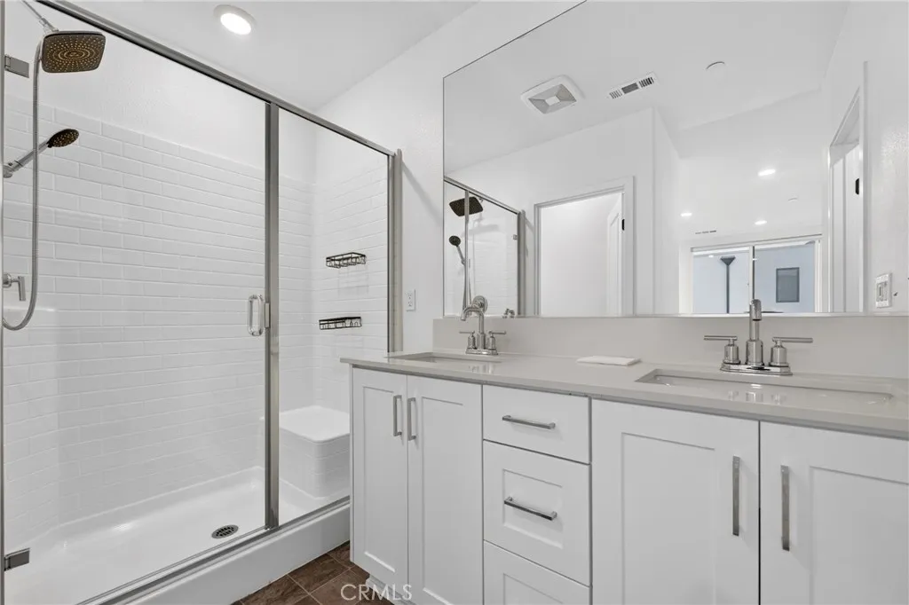 https://cdn.realtyfeed.com/cdn/127/306733399/4a31b35e832ef48cfa968a9bf47e5863.webp