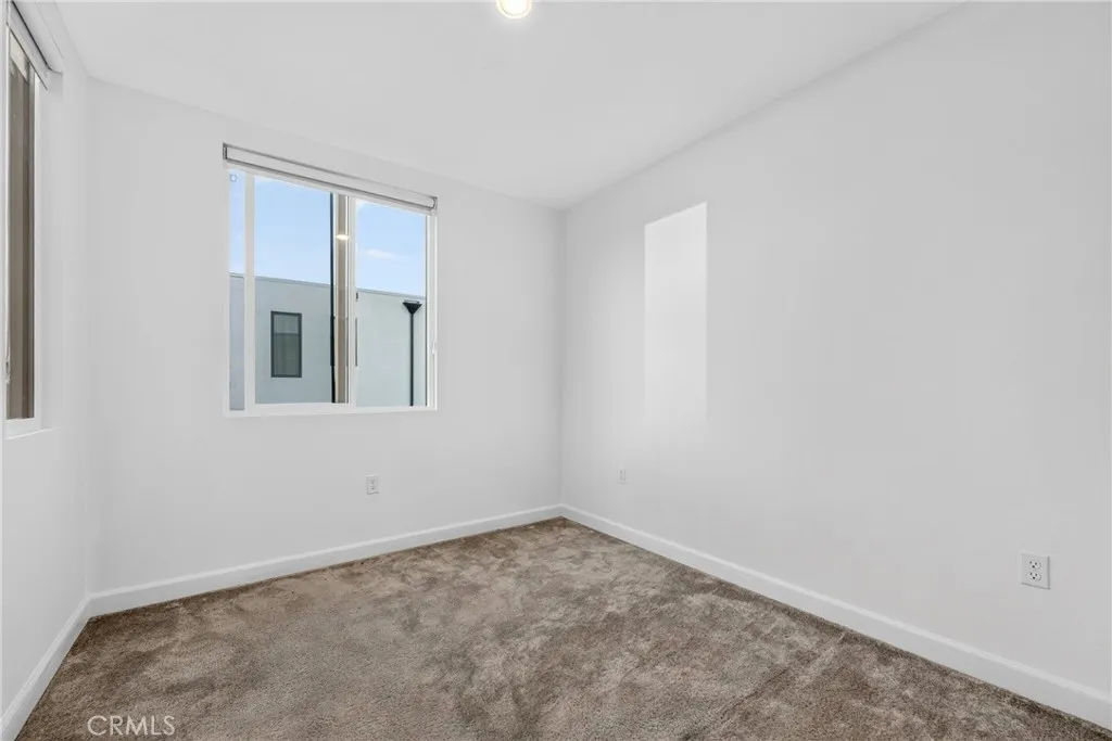 https://cdn.realtyfeed.com/cdn/127/306733399/4dd0b5a2e22083292b96e6d03fdd2a09.webp