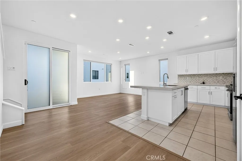 https://cdn.realtyfeed.com/cdn/127/306733399/80450a32f06ffc16df1e7997181c2c34.webp