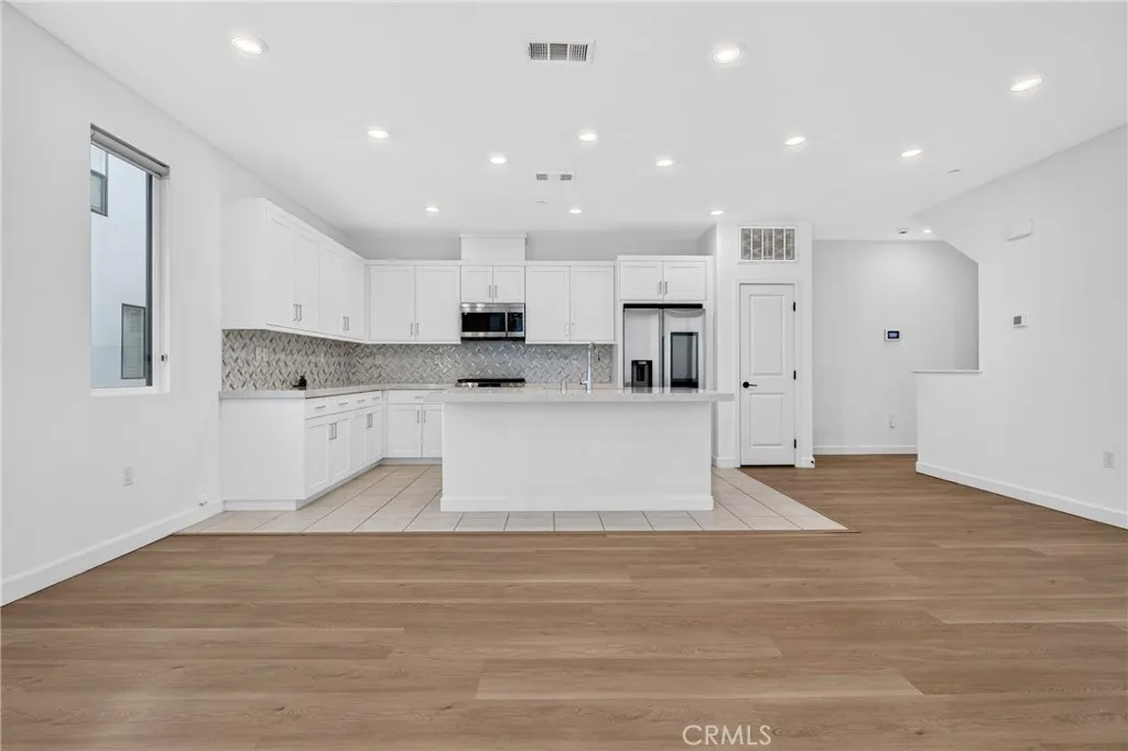 https://cdn.realtyfeed.com/cdn/127/306733399/ac08fdb4facc817a2d97b1c1db7191f0.webp