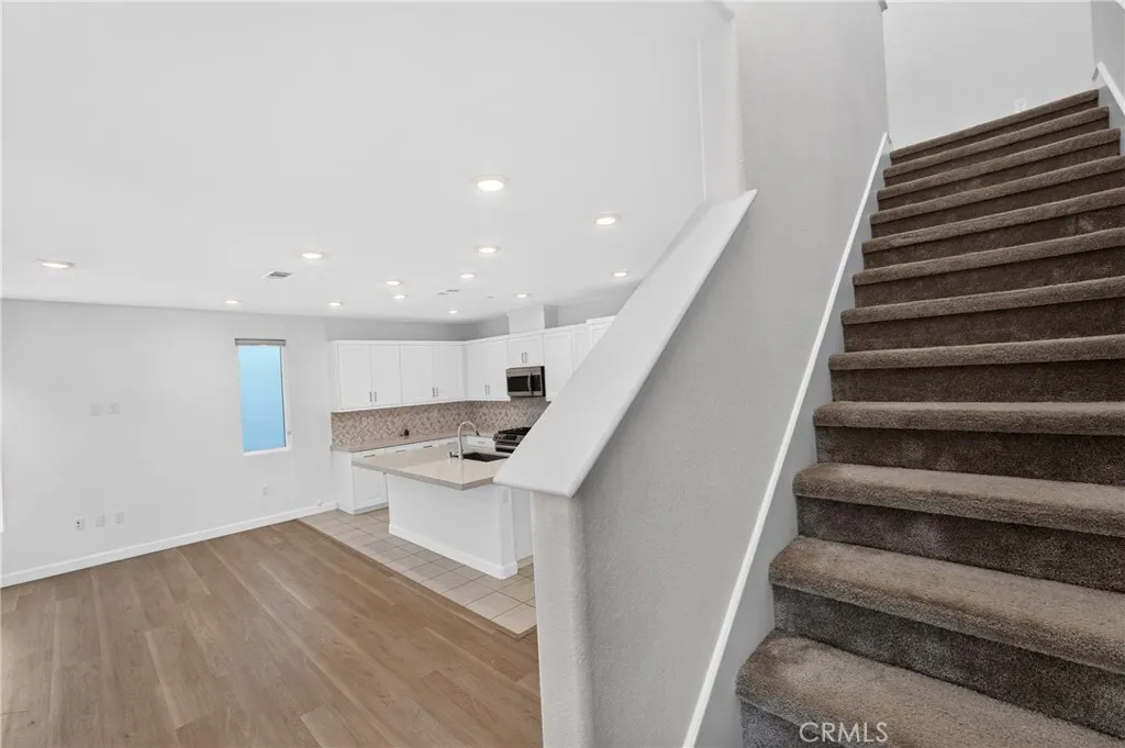 https://cdn.realtyfeed.com/cdn/127/306733399/bce12b809493d144c96c95591341c85a.webp
