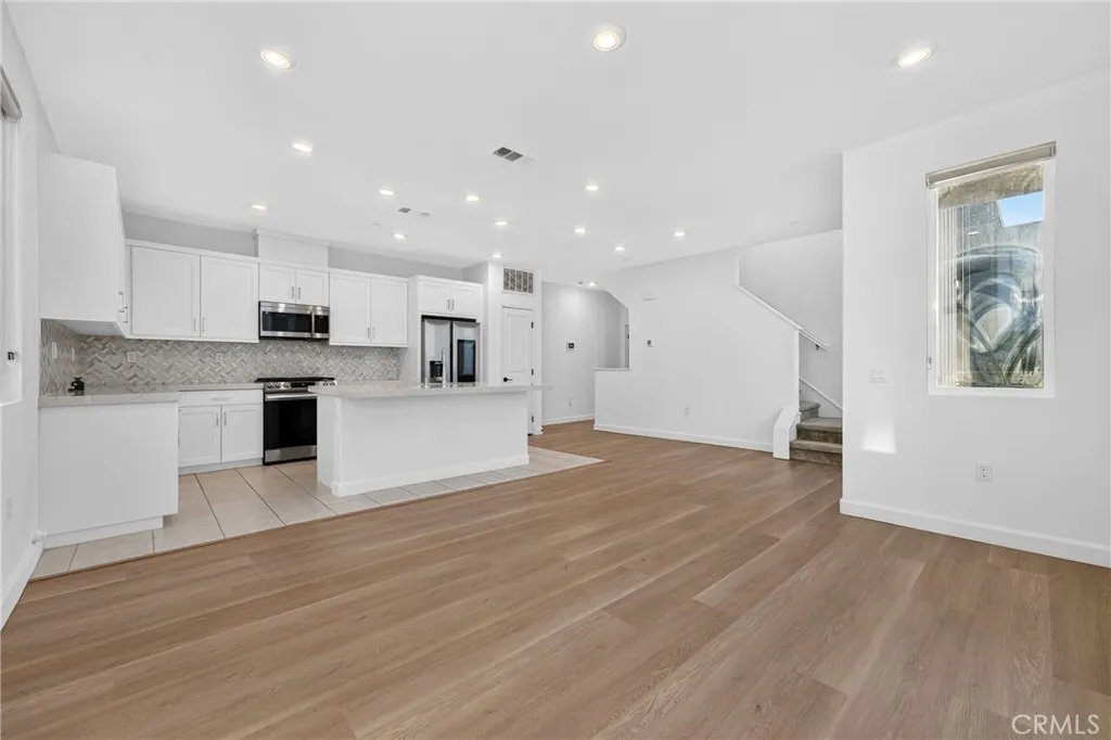 https://cdn.realtyfeed.com/cdn/127/306733399/e3f06e8d51e0af1921b618af97d0c8da.webp