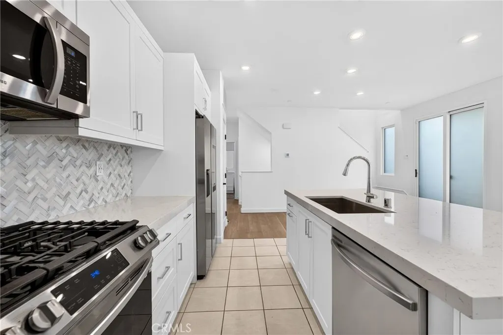 https://cdn.realtyfeed.com/cdn/127/306733399/f04f84852aecd551321368bc3cf96820.webp