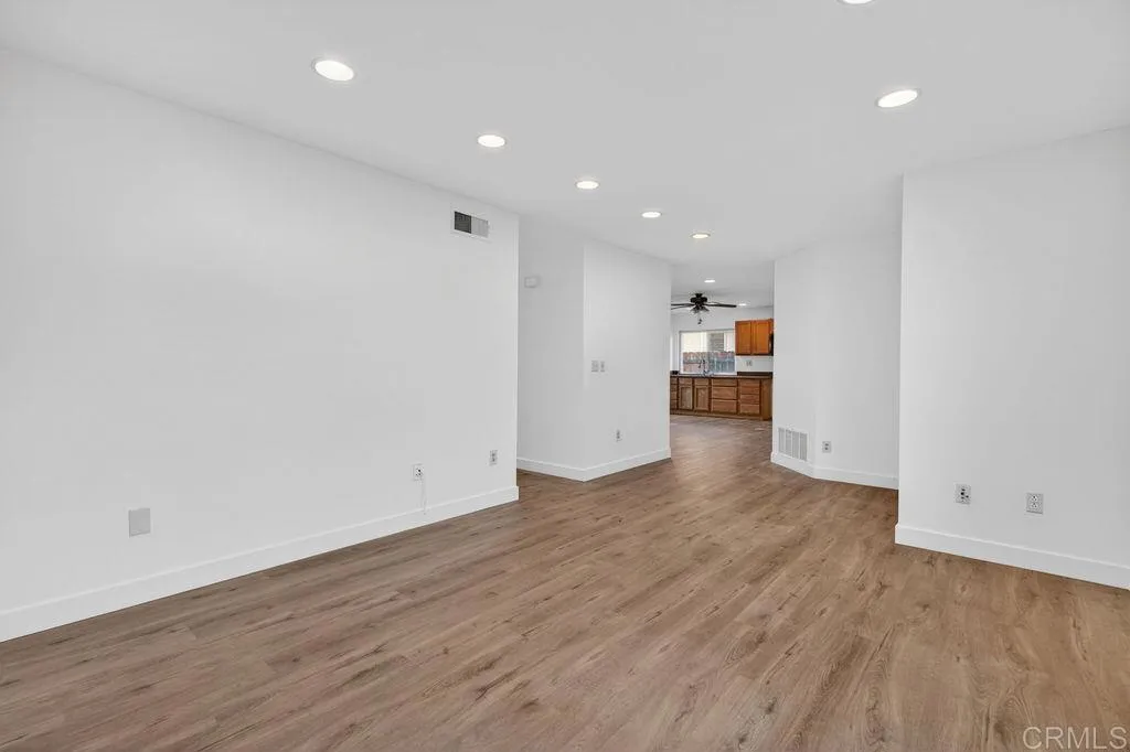 https://cdn.realtyfeed.com/cdn/127/306733413/9d11eb01aede563b23a226587beec70e.webp