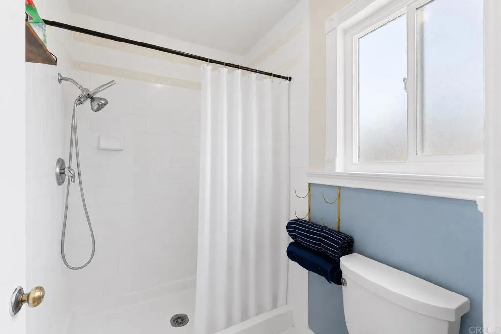 https://cdn.realtyfeed.com/cdn/127/306733428/9de8561764512528628f0cdb401988f1.webp