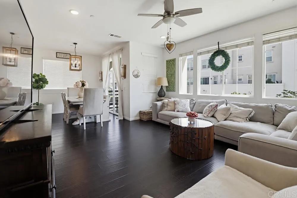 https://cdn.realtyfeed.com/cdn/127/306733461/47701f710775628a5992bd9897bd9de0.webp